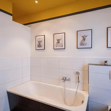 Farb-reich - Sauna, Netflix, Nespresso, Zentral